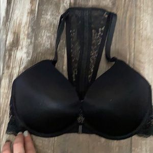 Victoria’s Secret bombshell push up bra